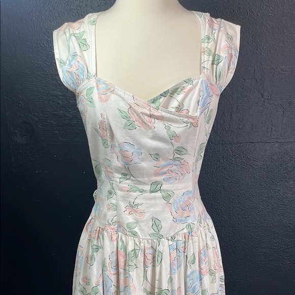 Pink and Green Sleeveless Sundress with Sweetheart Neckline - Picture 1 of 9